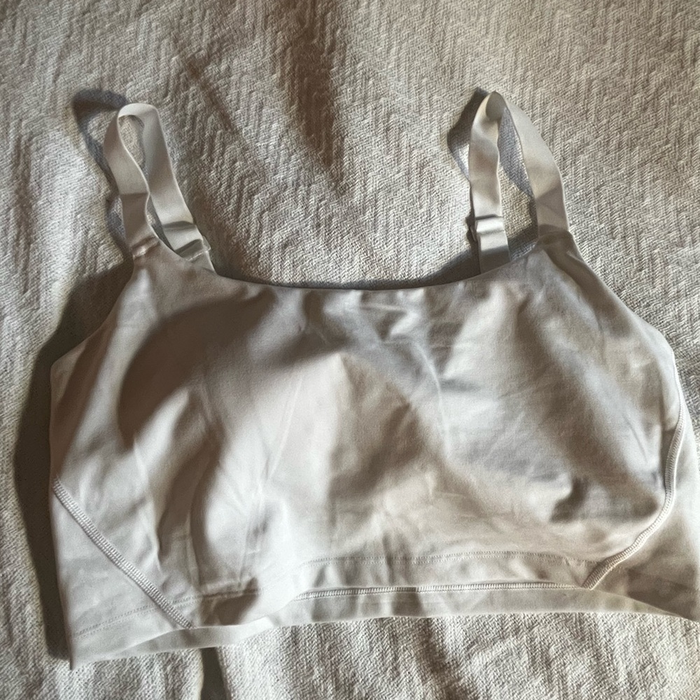 White Seamless Wireless Bra with Adjustable Straps